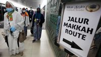 Jemaah Haji Kloter Pertama Jakarta Diberangkatkan ke Tanah Suci