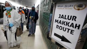 Jemaah Haji Kloter Pertama Jakarta Diberangkatkan ke Tanah Suci