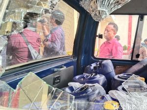Amuk Massa di Majalengka, Minibus Bermuatan Minyak Goreng Dirusak