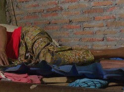 Kisah Pilu Pak Paekan, Hanya Bisa Terbaring Lemah Usai Jatuh dari Pohon