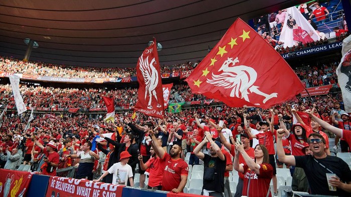 Liverpool supporters during the UEFA Champions League final match between Liverpool FC and Real Madrid at Stade de France on May 28, 2022 in Paris, France. (Photo by Jose Breton/Pics Action/NurPhoto via Getty Images)