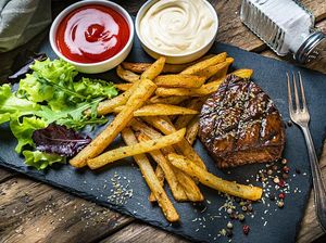 Kentang hingga Pasta, 5 Pelengkap Ini Bikin Steak Makin Nikmat Kentang hingga Pasta, 5 Pelengkap Ini Bikin Steak Makin Nikmat