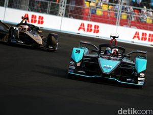 Melihat Lagi Aksi Juara Formula E Mitch Evans di JIEC Melihat Lagi Aksi Juara Formula E Mitch Evans di JIEC
