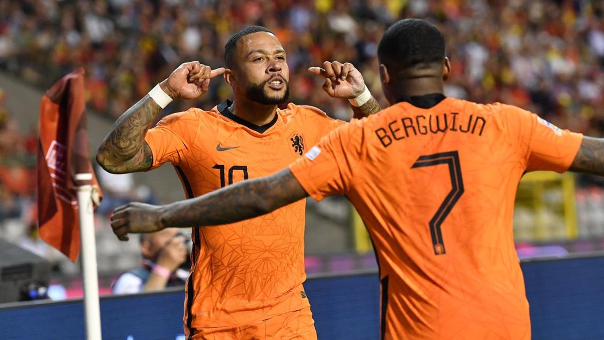 Memphis Depay mencetak brace di laga Belgia vs Belanda. (Foto: AFP via Getty Images/JOHN THYS)