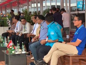 Nonton Langsung Formula E, Jokowi Duduk Sebelah Puan & Anies