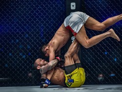ONE Championship: Alex Silva Tuntaskan Dendam, Sikat Adrian Mattheis