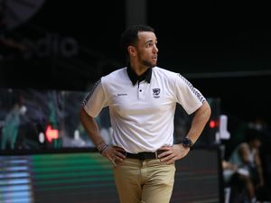 Prawira Bandung Lolos ke Semifinal IBL, lalu Didenda Rp 25 Juta Prawira Bandung Lolos ke Semifinal IBL, lalu Didenda Rp 25 Juta