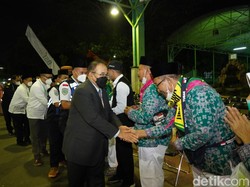449 Jemaah Haji Kloter Pertama asal Tuban Diberangkatkan