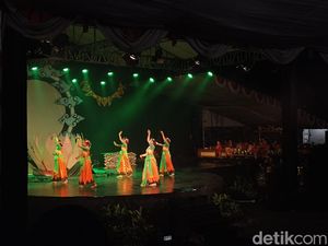 Boleh Ditonton Langsung, Warga Blitar Padati Festival Kresnayana VII Boleh Ditonton Langsung, Warga Blitar Padati Festival Kresnayana VII