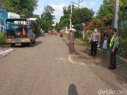 Bocah 6 Tahun Tewas Setelah Jatuh saat Nggandol Truk