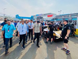 Jokowi Tepis Kabar Pemerintah Tak Dukung Formula E