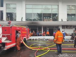 Hotel di Kota Bogor Kebakaran, 5 Unit Damkar Dikerahkan