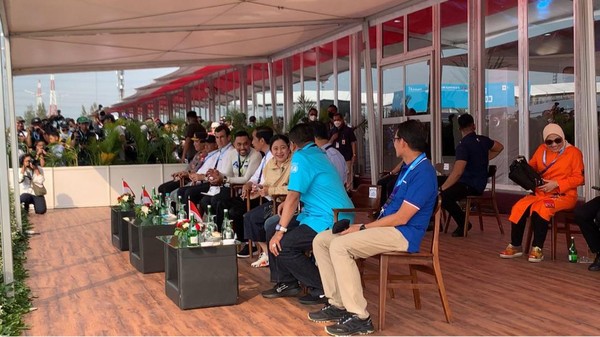 Puan ikut nonton Formula E (Eva-detikcom) Puan ikut nonton Formula E (Eva-detikcom)