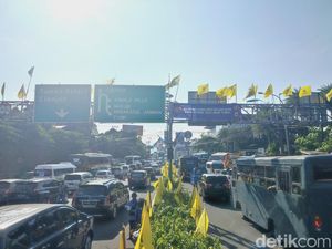 Lalin Simpang Gadog Padat, Polisi Terapkan One Way Arah Puncak Bogor