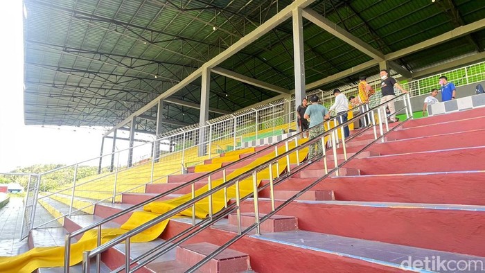 Proses pembenahan Stadion Gelora BJ Habibie Parepare untuk jadi markas PSM Makassar