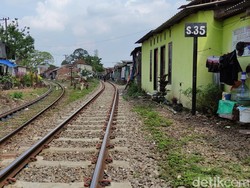 Meski Berisiko, Warga Tetap Tinggal di Bekas Stasiun Jagalan Malang