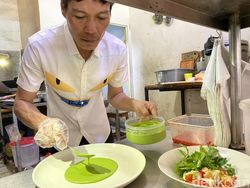 Pengalaman Jadi Chef Restoran, Para Chef Ini Sukses Jualan Bakmi hingga Steak