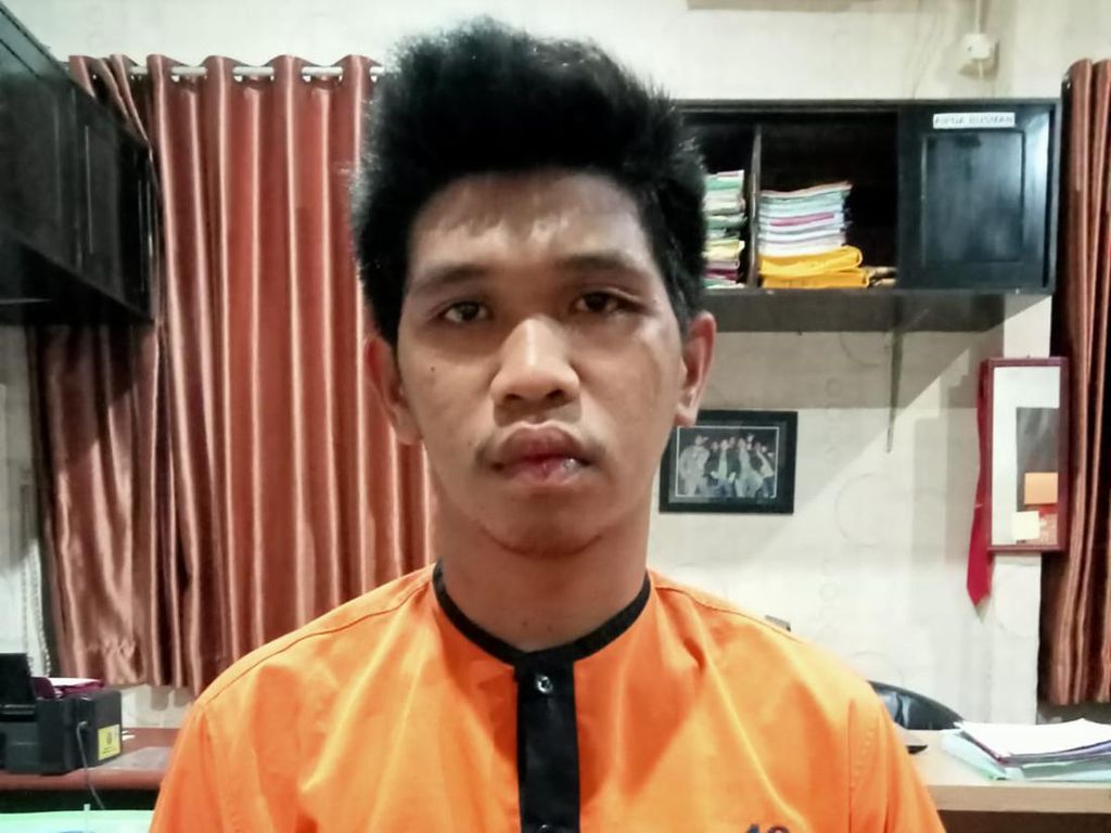 Penjual Es Teh Bantai Ibu dan 2 Anaknya di Tanah Bumbu Divonis Mati! Penjual Es Teh Bantai Ibu dan 2 Anaknya di Tanah Bumbu Divonis Mati!