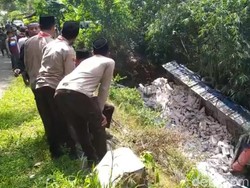 Truk Nyungsep ke Jurang di Banjarnegara, Sopir Akui Ikuti Google Maps