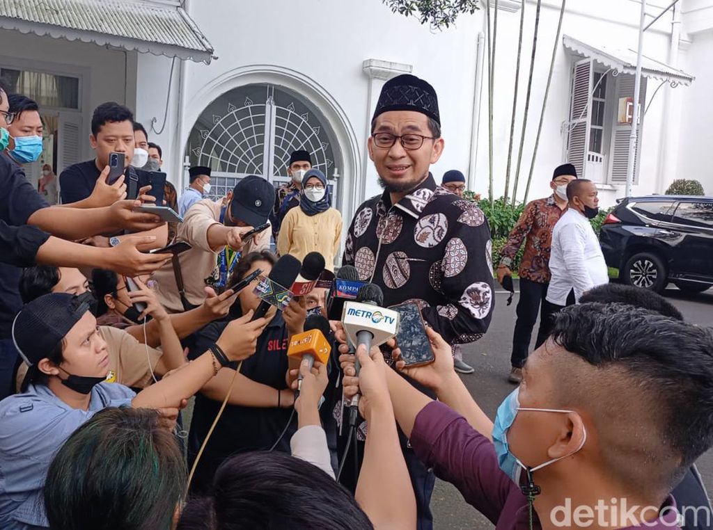 UAH: Sejak Usia 11 Tahun Eril Sudah Merenungkan Air UAH: Sejak Usia 11 Tahun Eril Sudah Merenungkan Air