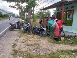 Heboh! Ibu Melahirkan Bayi Perempuan di Pinggir Jalan