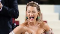 7 Potret Blake Lively Sejak Awal Karier hingga Curi Perhatian di Met Gala 2022