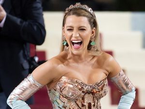 7 Potret Blake Lively Sejak Awal Karier hingga Curi Perhatian di Met Gala 2022