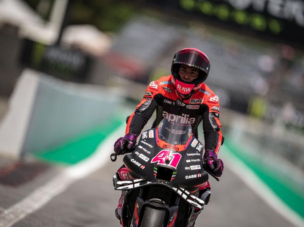 Motor Aleix Espargaro Bergetar di MotoGP Jerman, Sulit Rebut Podium
