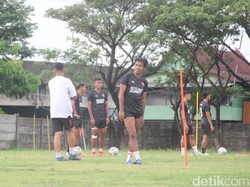 Ada Duet Yuran Lopes dan Erwin Gutawa Saat PSM Makassar Jamu Sulut United