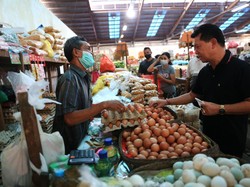 Harga Bunga-Telur di Klungkung Naik Jelang Hari Raya Galungan