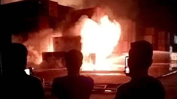 Depot Kontainer di Bangladesh Terbakar dan Tewaskan 16 Orang