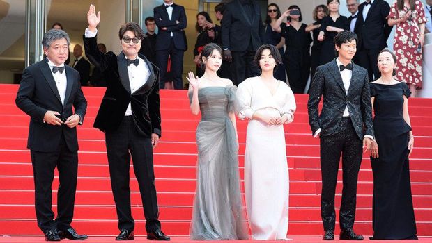 Sutradara dan para pemain film Broker (2022)