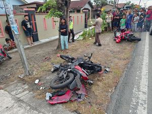 Niat Nyalip Truk, Pengendara Motor Tewas di Deli Serdang Niat Nyalip Truk, Pengendara Motor Tewas di Deli Serdang