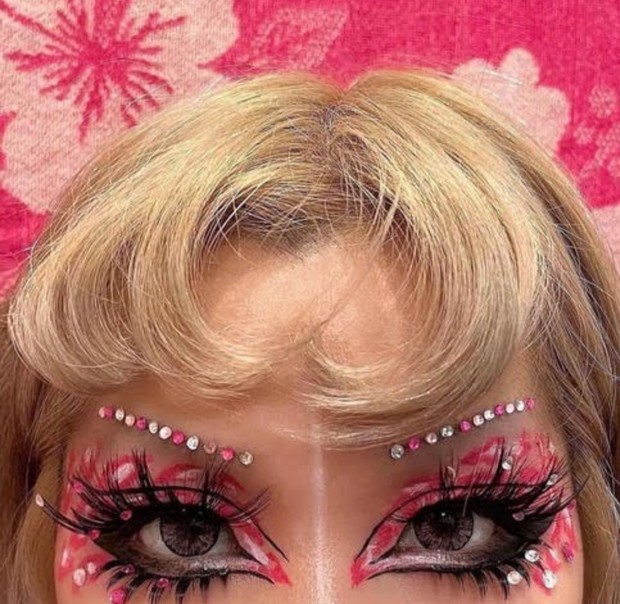 Makeup alis ala Sandy Taboo/Foto: instagram.com/@sandytaboo