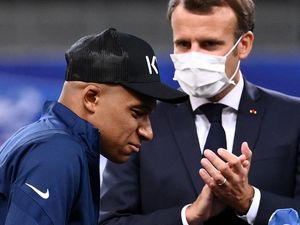 Presiden Prancis Ikut Bujuk Mbappe agar Bertahan di PSG