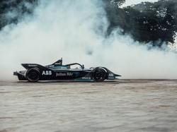 Pebalap Keturunan Indonesia Gagal Finis di Formula E Jakarta, Ini Alasannya