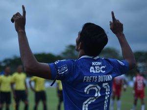 Pita Hitam Persib, Penghormatan Terakhir bagi Eril Sang Bobotoh Pita Hitam Persib, Penghormatan Terakhir bagi Eril Sang Bobotoh