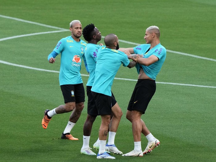 TOKYO, JAPAN - JUNE 04: (R-L) Neymar Jr. and Richarlison and Lucas Paqueta and Vinicius Jr of Brazil in action during a Brazil training session ahead of the international friendly against Japan at National Stadium on June 04, 2022 in Tokyo, Japan. (Photo by Koji Watanabe/Getty Images)