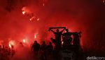 The Jakmania Merahkan Stadion Patriot