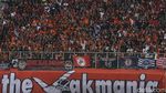 The Jakmania Merahkan Stadion Patriot