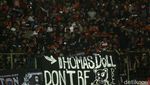 The Jakmania Merahkan Stadion Patriot