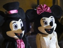 Pengantin Dihujat Tak Sediakan Makan, Malah Tampilkan Show Mickey Mouse
