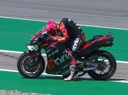 Gara-gara Ini Aleix Espargaro Mengira Balapan MotoGP Catalunya Sudah Usai