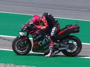 Aprilia Sudah Ampuni Dosa Espargaro Aprilia Sudah Ampuni Dosa Espargaro