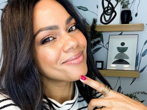 Potret Wanita Awet Muda yang Viral Dikira Adik Anaknya, Ungkap Rahasia Cantik