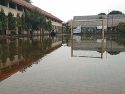 SMAN 4 Tangsel Kebanjiran 5 Hari, BPBD: Sedot Sendiri atau Laporkan