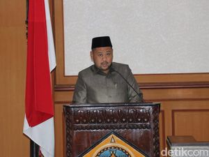 Saat Para Bupati Kepo Berita Kuntilanak Bawean ke Gus Yani Saat Para Bupati Kepo Berita Kuntilanak Bawean ke Gus Yani