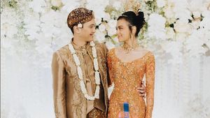 Inspirasi Dekorasi Pernikahan Serba Putih Eva Celia dan Demas Narawangsa