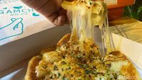 Ngemil Korean Potato Cheese Bread Pertama yang Lumer Lembut