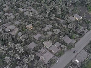 Video: Penampakan Filipina Diselimuti Abu Seusai Gunung Kanlaon Erupsi Video: Penampakan Filipina Diselimuti Abu Seusai Gunung Kanlaon Erupsi